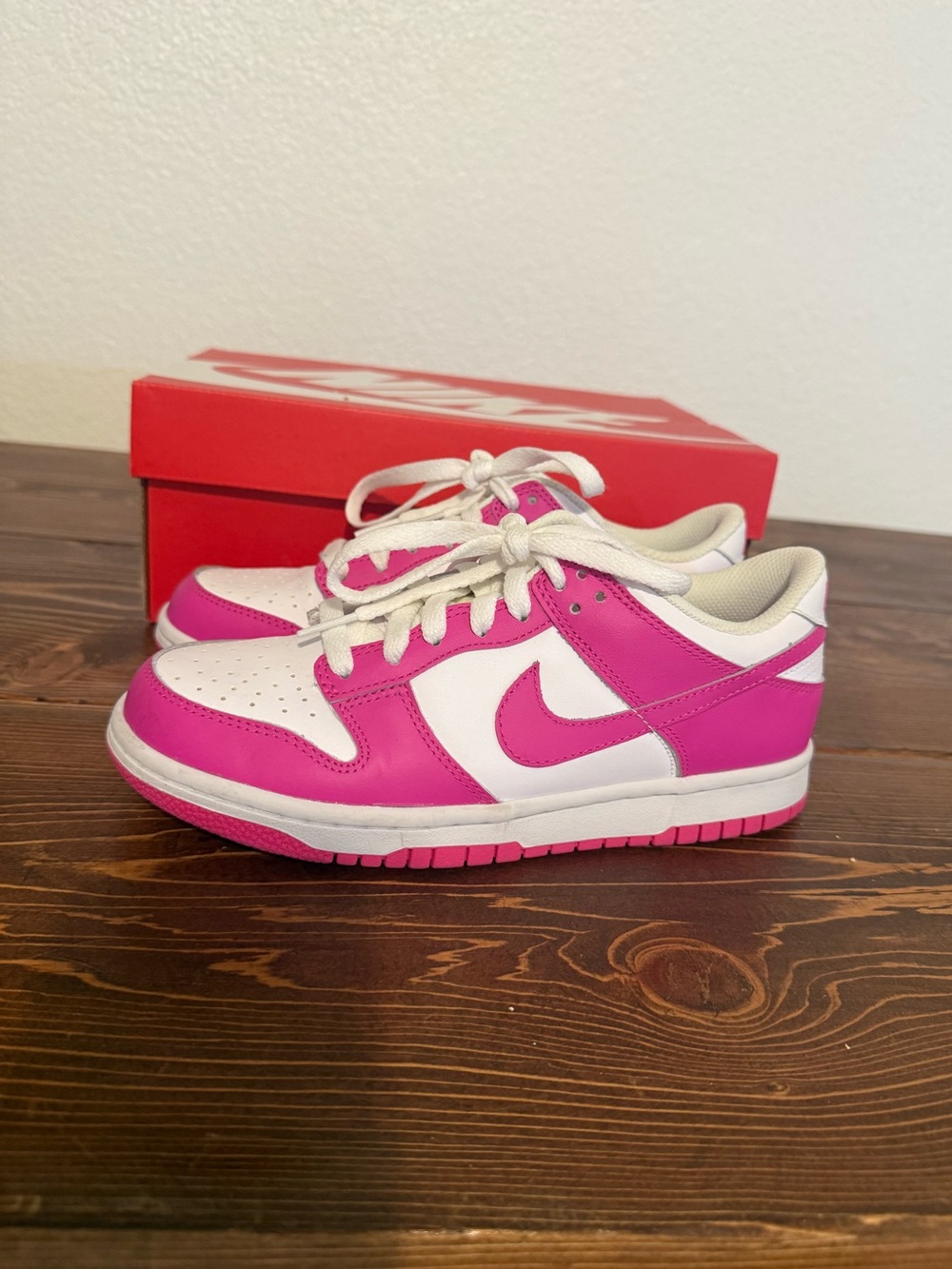 Nike Low-Top Sneakers in White and Hot Pink